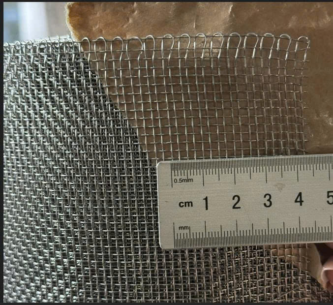 Lưới inox đan măt 2mm x 2mm dây 0,48mm